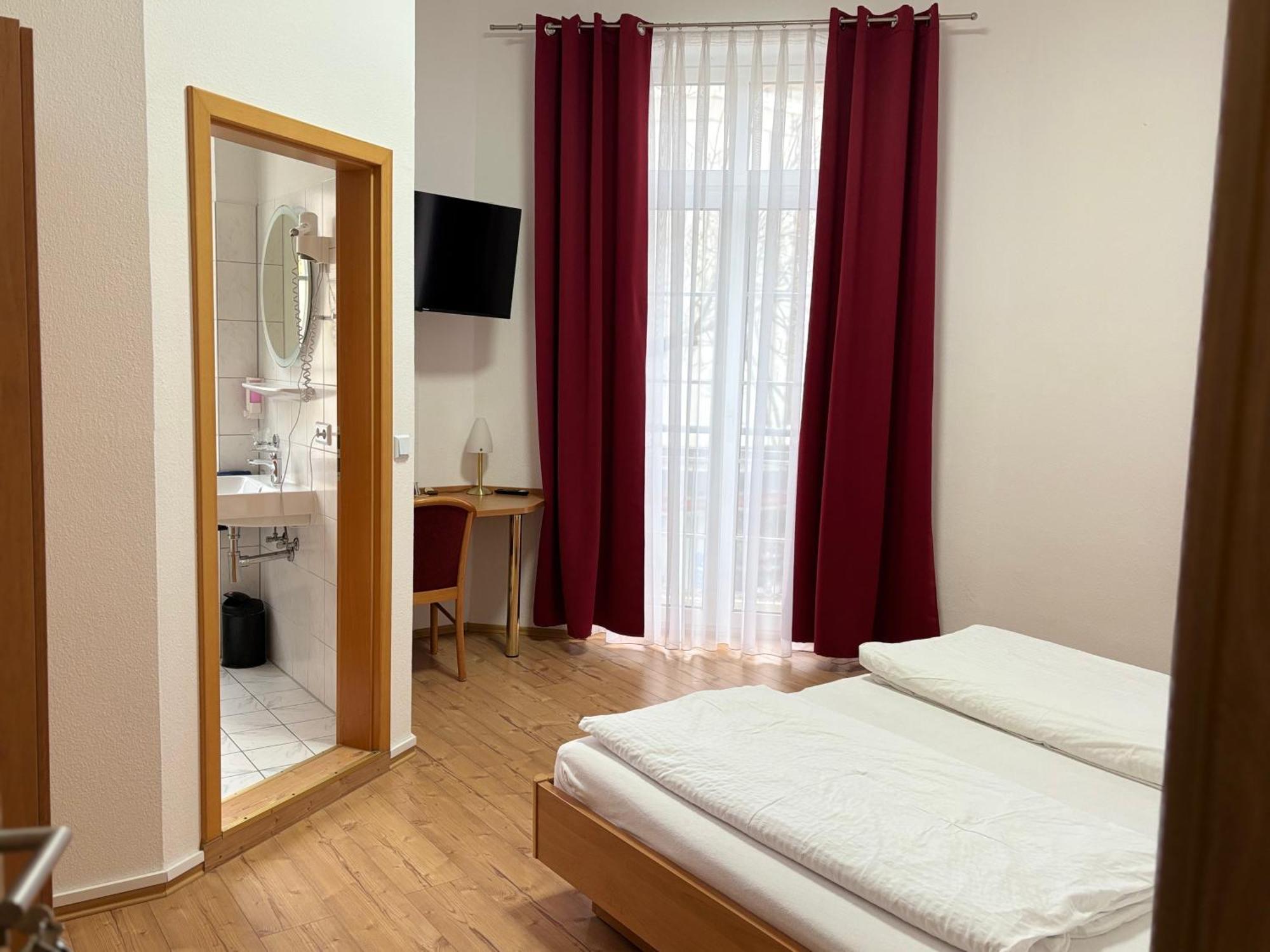 Hotel Restaurant Schwert Kehl Экстерьер фото